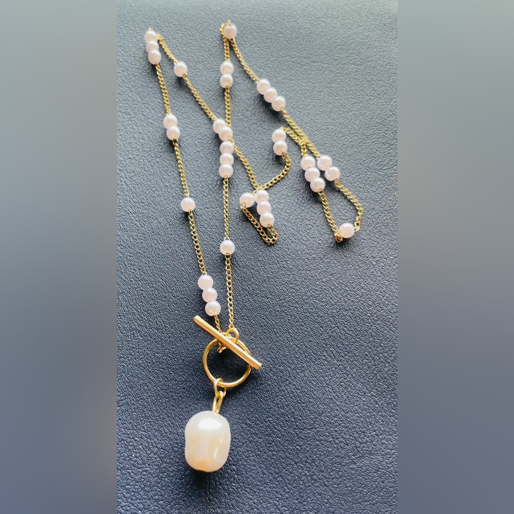 Brand New Elegant Baroque Faux Pearl Necklace - Picture 5 of 6